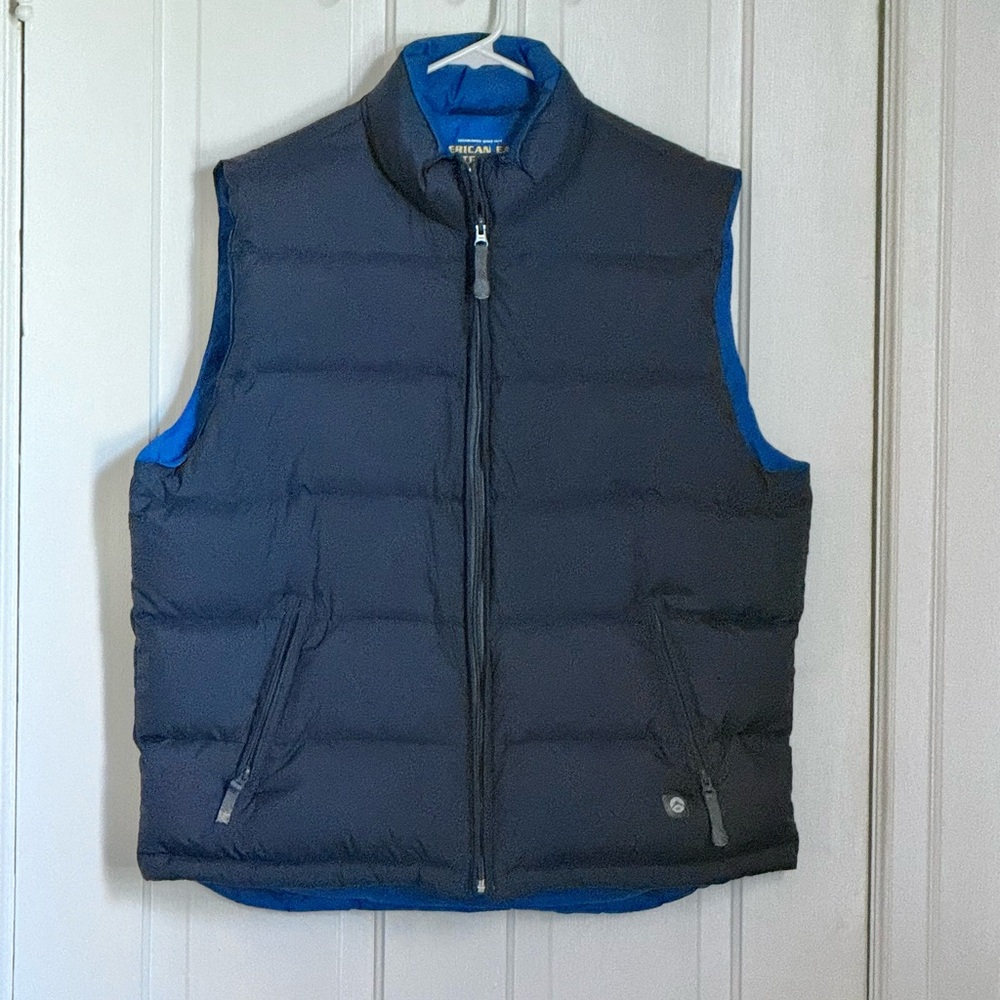 American Eagle Outfitters Base Camp Puffer Vest - Navy & Bright Blue Med